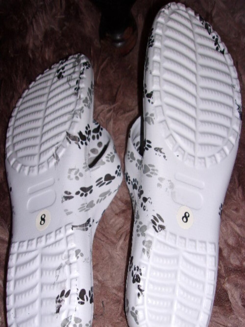 Paw print white flip flops Size 8 - Picture 2 of 3